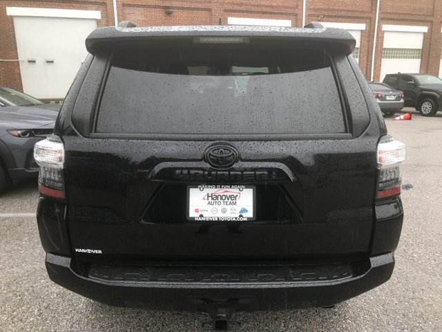 Used 2021 Midnight Black Metallic Toyota SR5 image 6