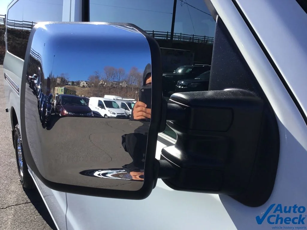 2015 Nissan NV Passenger SV - Photo 14