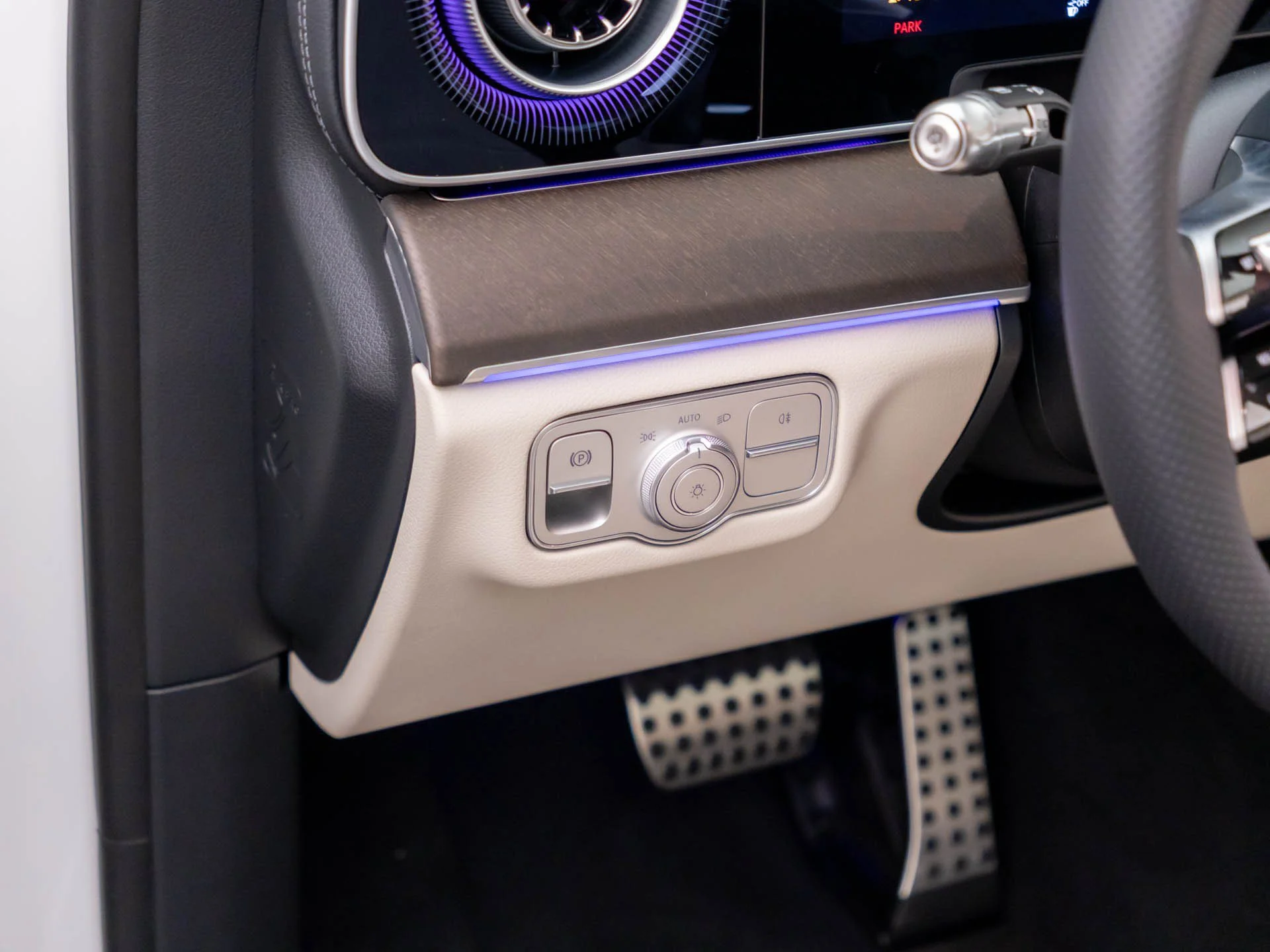 New 2027 White Mercedes-Benz GLE 350 image 21