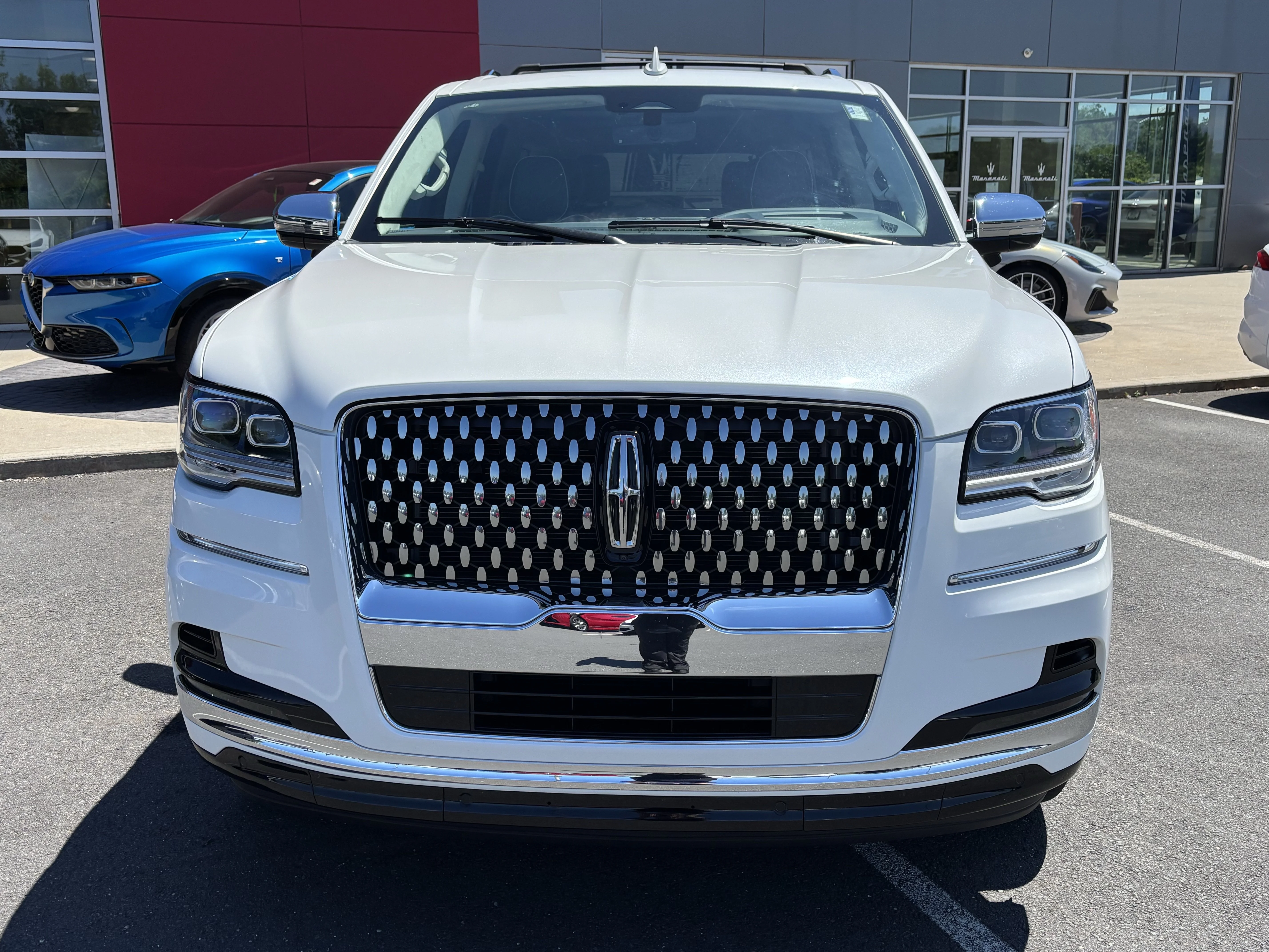 Used 2023 Pristine White Metallic Tri-Coat Lincoln Black Label image 10