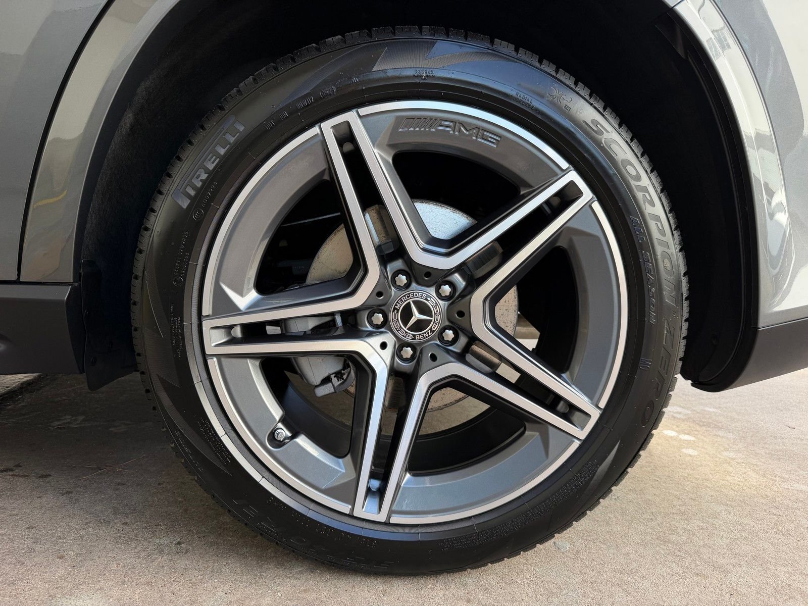 New 2026 Selenite Grey Metallic Mercedes-Benz GLS 450 image 24