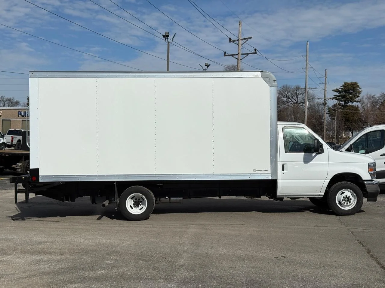 New 2026 Oxford White Ford E-450 DRW image 2