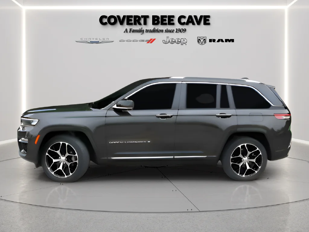 Used 2023  Jeep Summit Reserve image 15