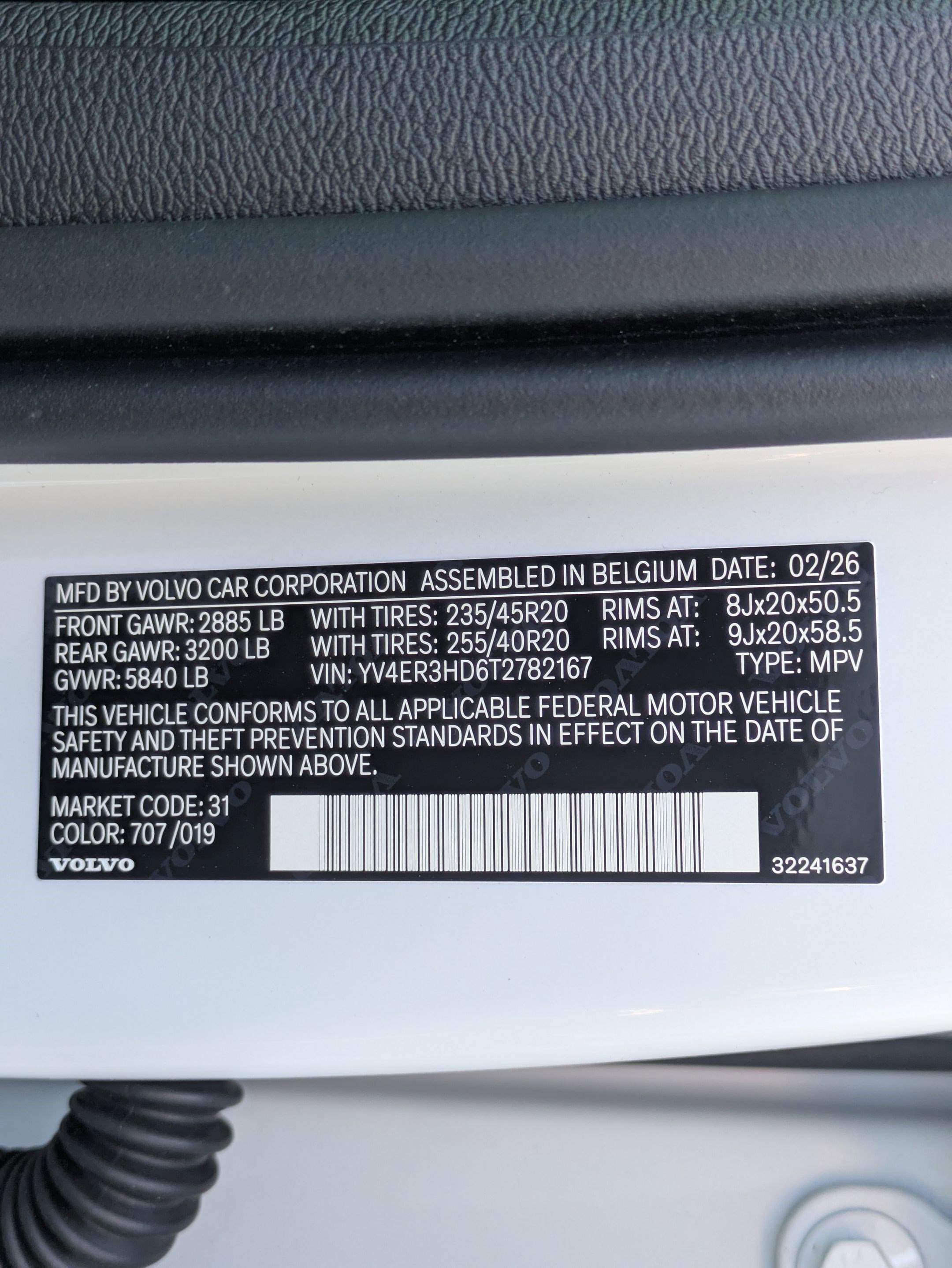 New 2026 Crystal White Volvo Ultra Black Edition image 17