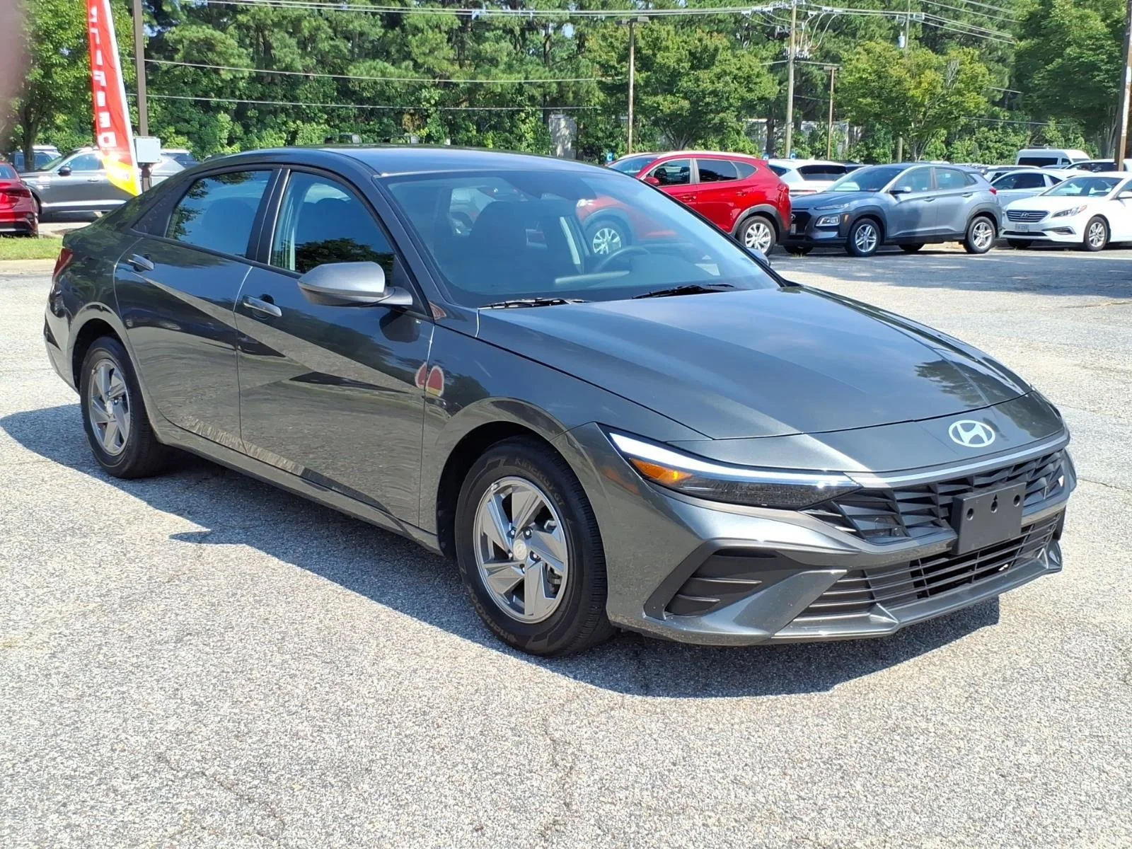 Certified Used 2025 Amazon Gray Hyundai SE image 5