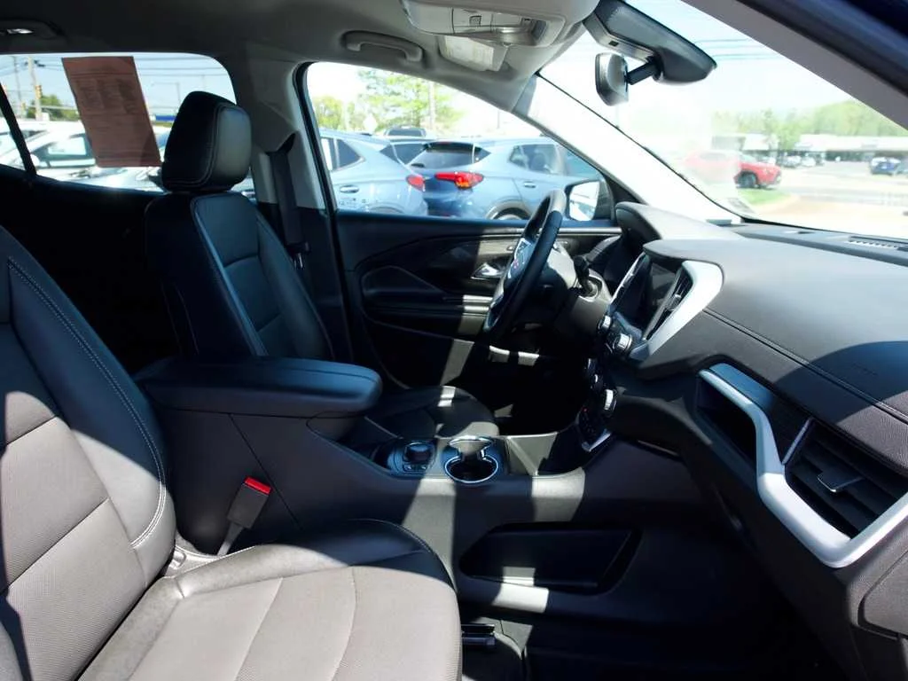 2023 GMC Terrain SLT - Photo 37