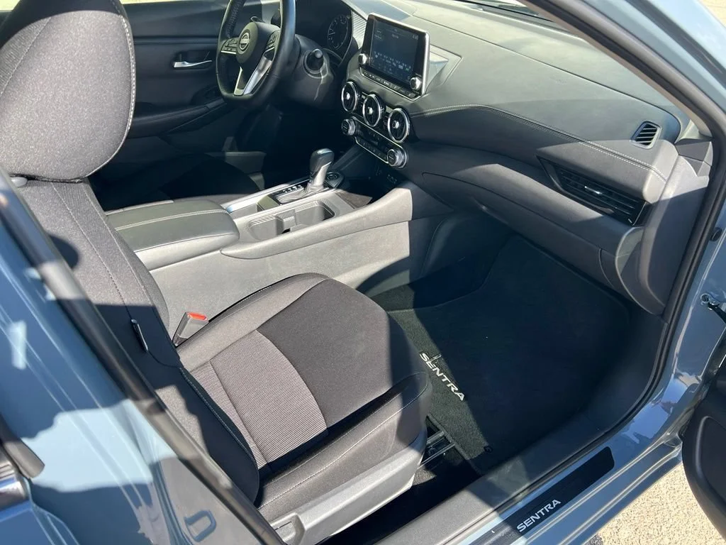 Used 2025  Nissan SV image 25