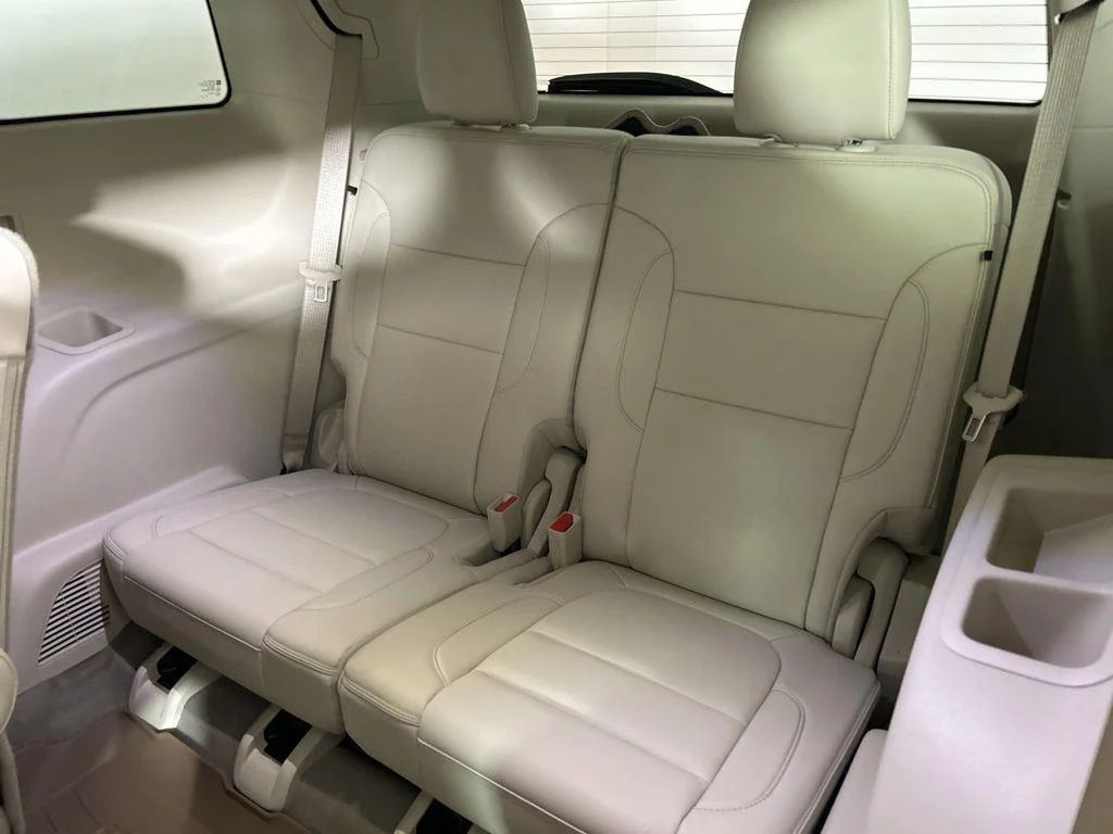 Used 2021 Cayenne Red GMC Denali image 17