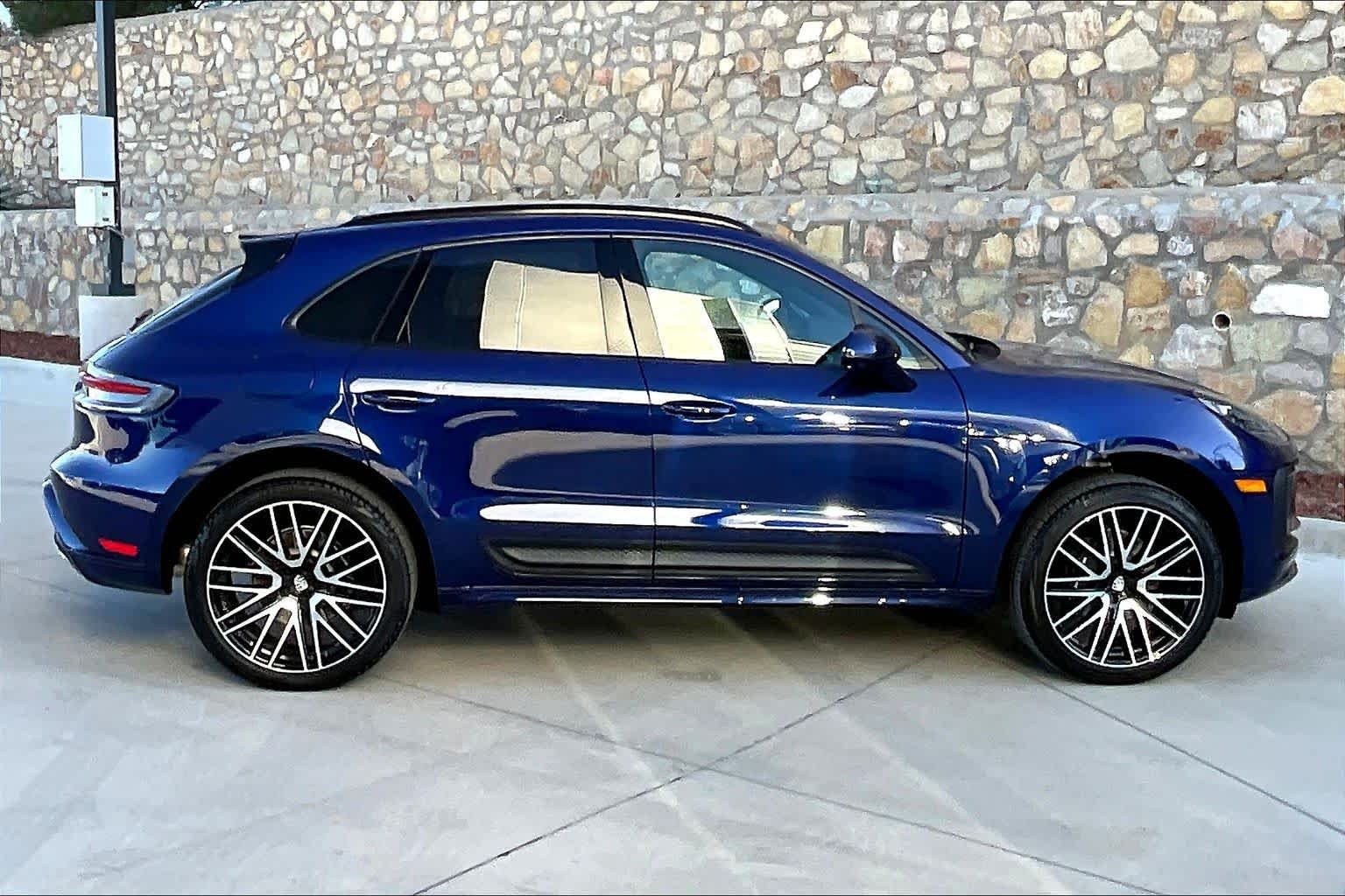 2026 Porsche Macan - Photo 8