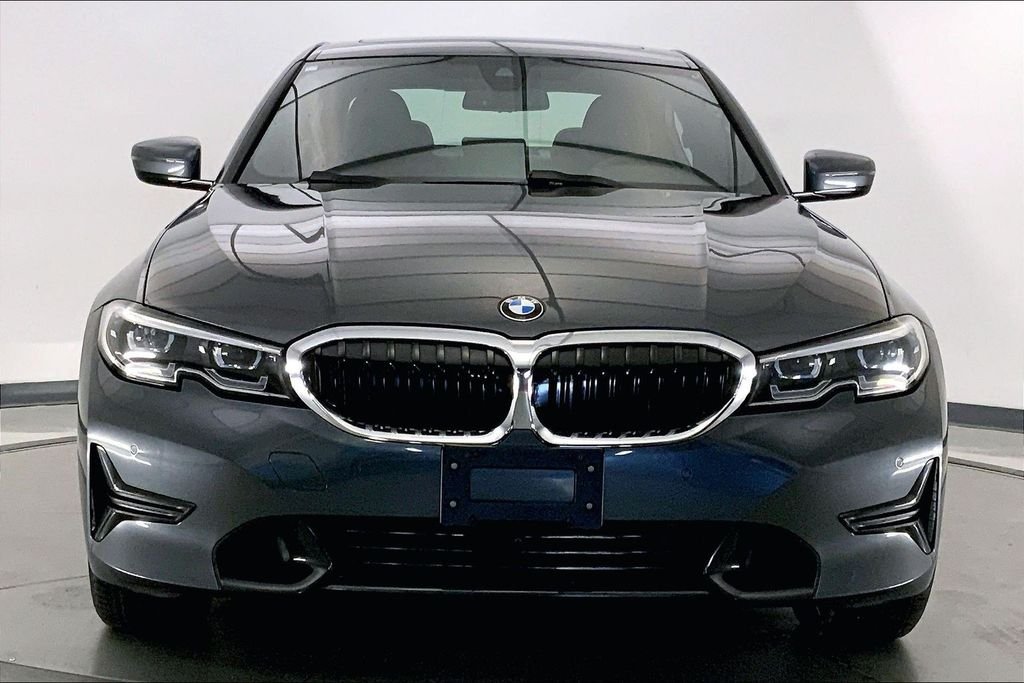 Used 2022 Mineral Grey Metallic BMW 330i xDrive image 2