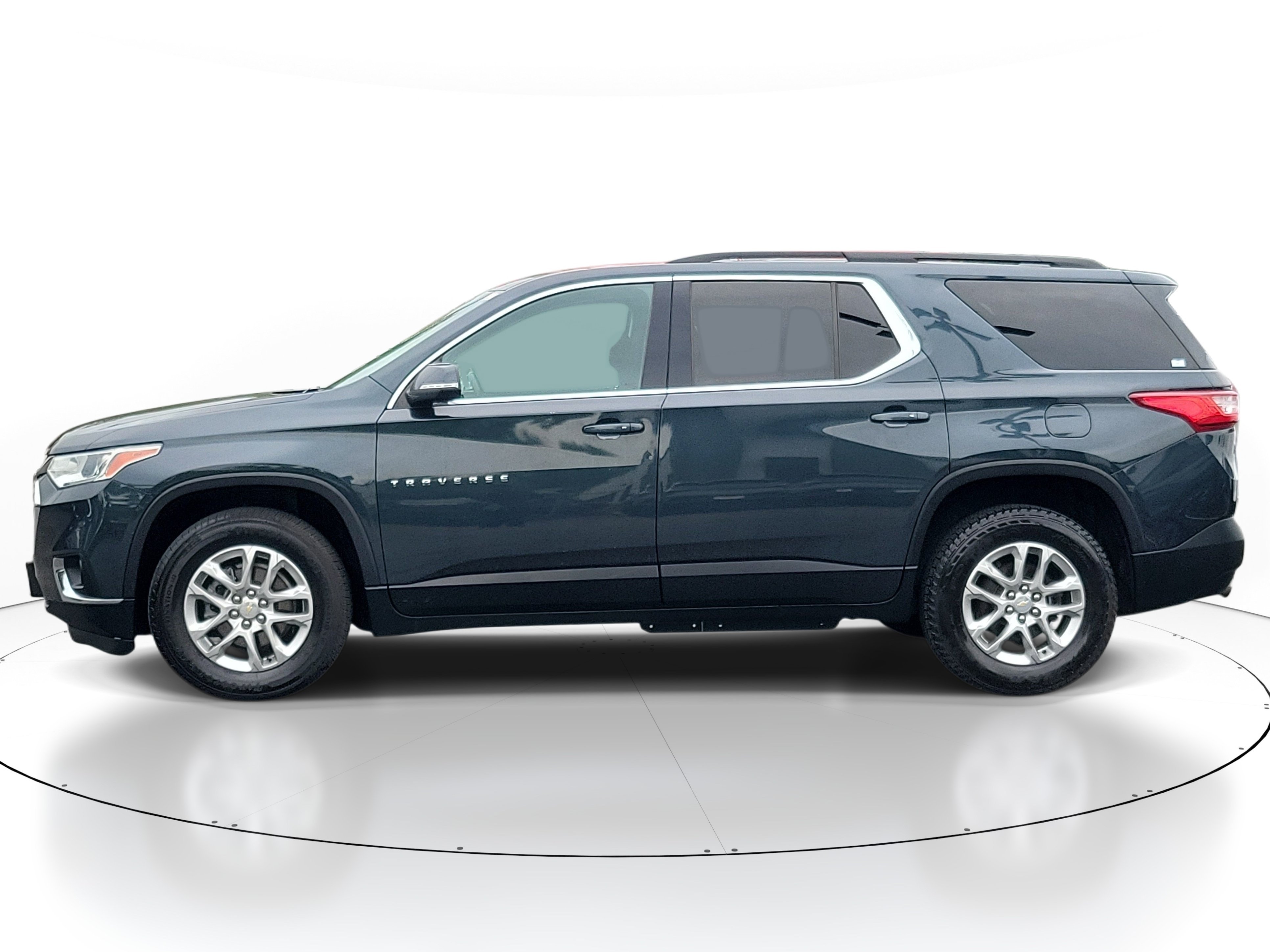 Used 2021 Graphite Metallic Chevrolet LT Cloth image 3