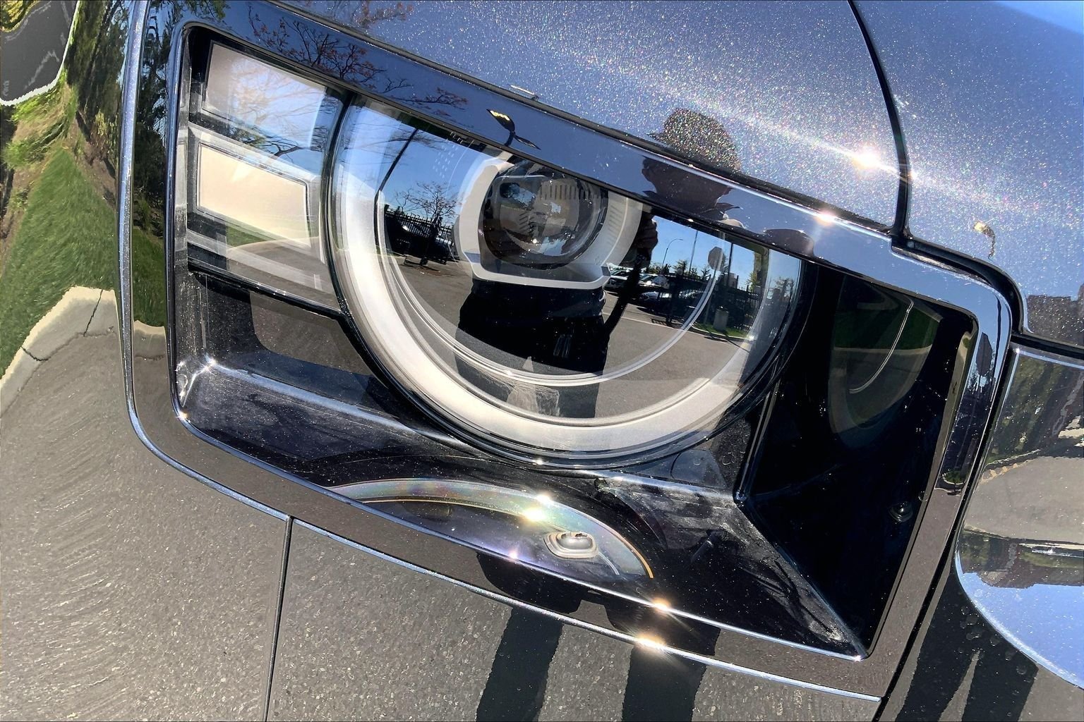 New 2026 Santorini Black Land Rover V8 image 13