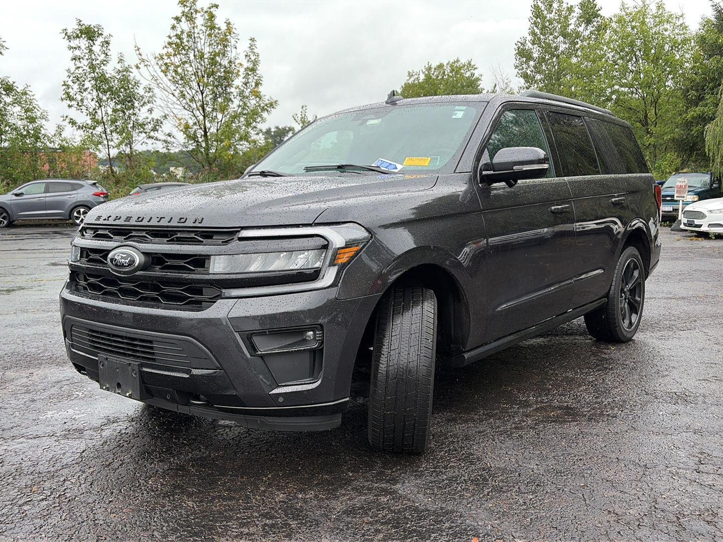 Used 2023 Dark Matter Gray Ford Limited image 8