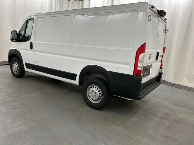 Used 2025 White Ram Base image 4