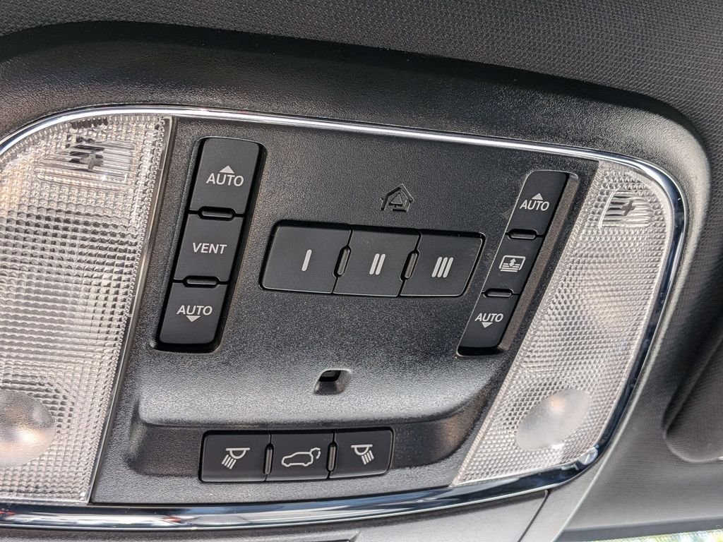 Used 2021 White Jeep Limited X image 21