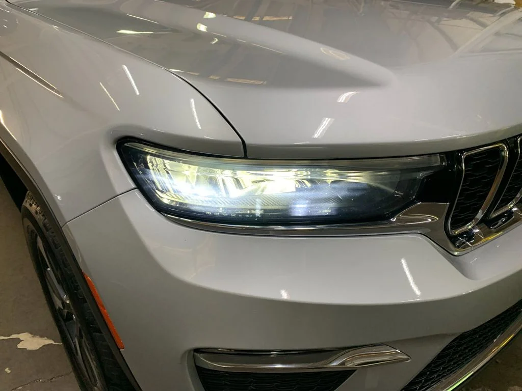 Used 2022 Silver Jeep 4xe image 34