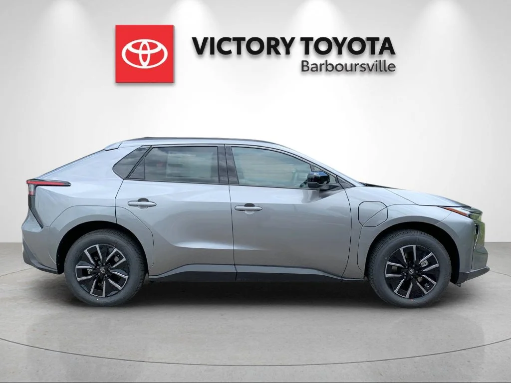 Used 2026  Toyota XLE image 6