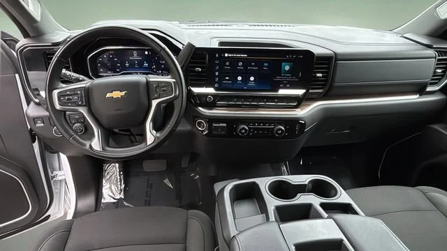 Used 2025 Summit White Chevrolet LT image 17