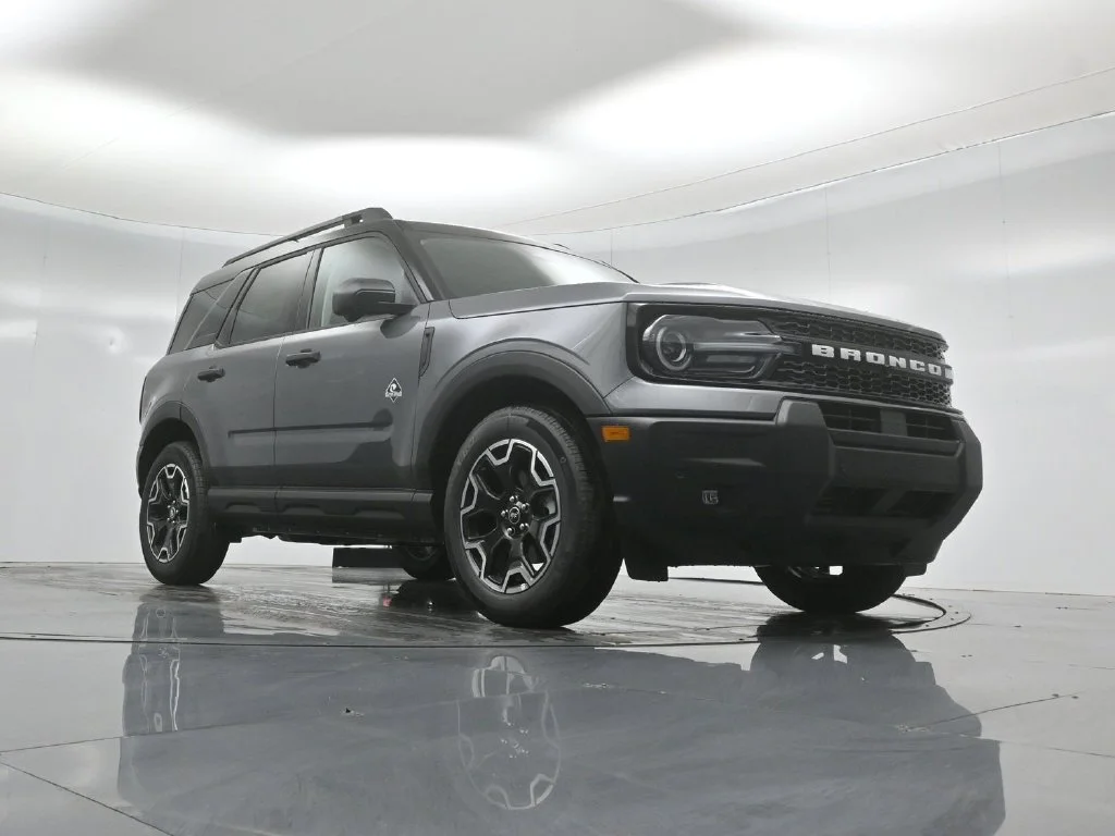 New 2026 Carbonized Gray Metallic Ford Outer Banks image 44