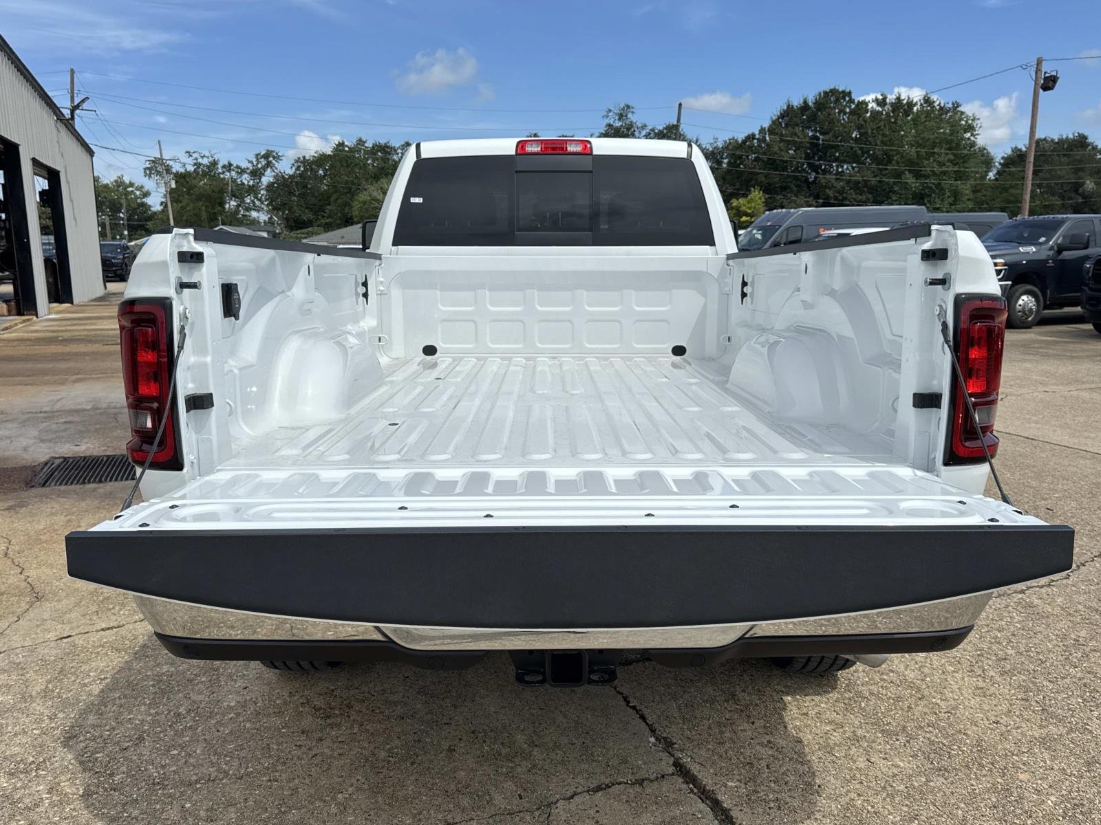 New 2026 Bright White Clearcoat RAM Tradesman image 6