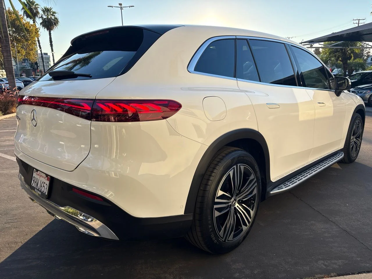 Certified Used 2023 White Mercedes-Benz 450 Sport Utility Premium Trim image 4