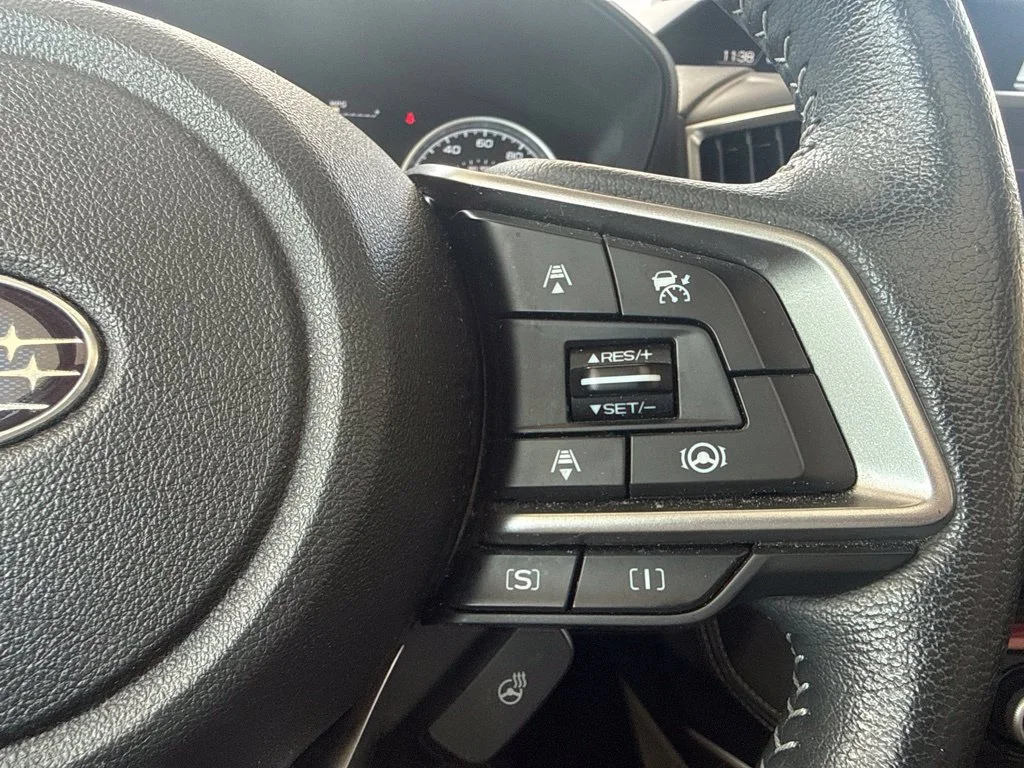 Used 2020 Crystal White Pearl Subaru Limited image 25