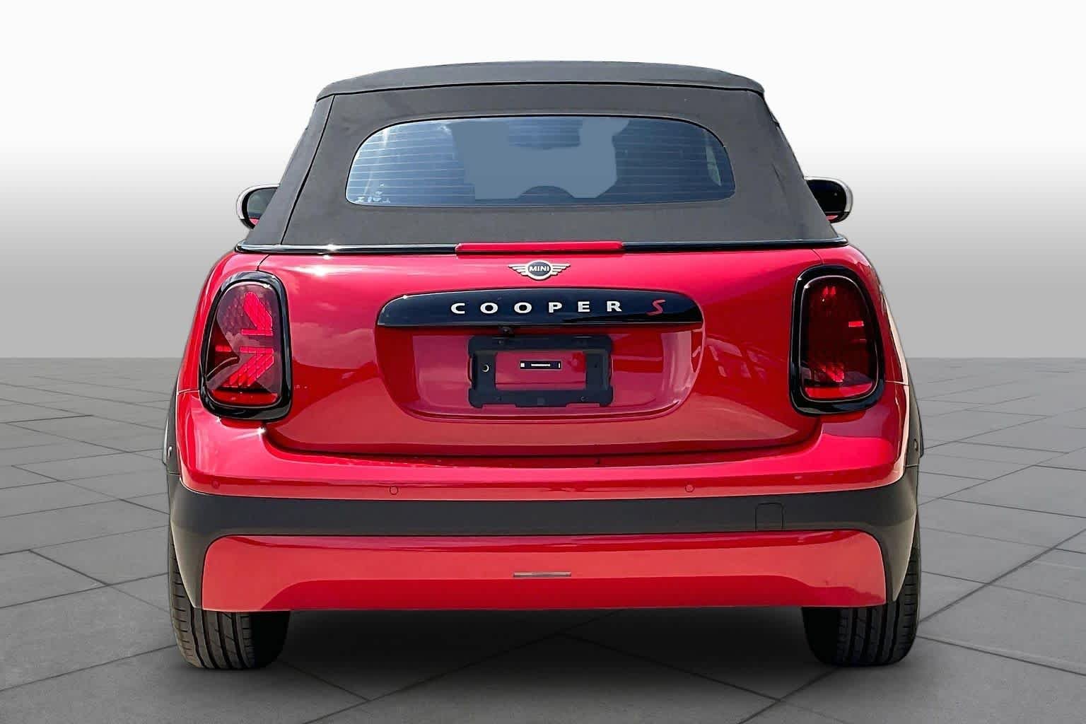 Used 2025 Chili Red II MINI Cooper S image 5
