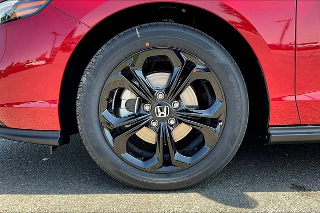 2025 Honda Accord SE - Photo 14