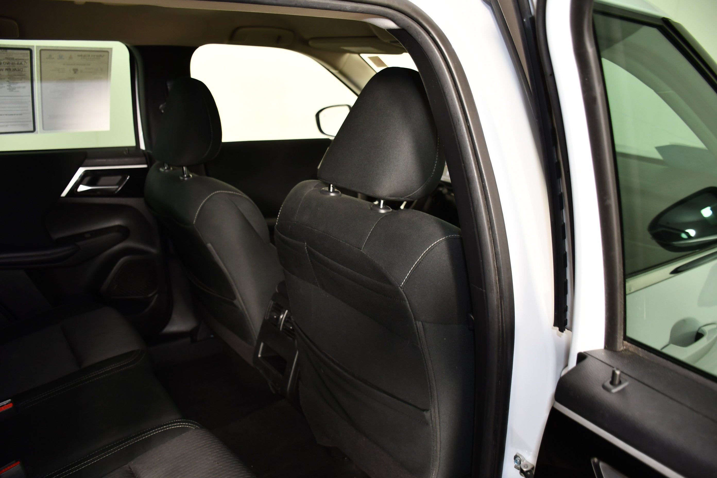 2023 Mitsubishi Outlander ES - Photo 42