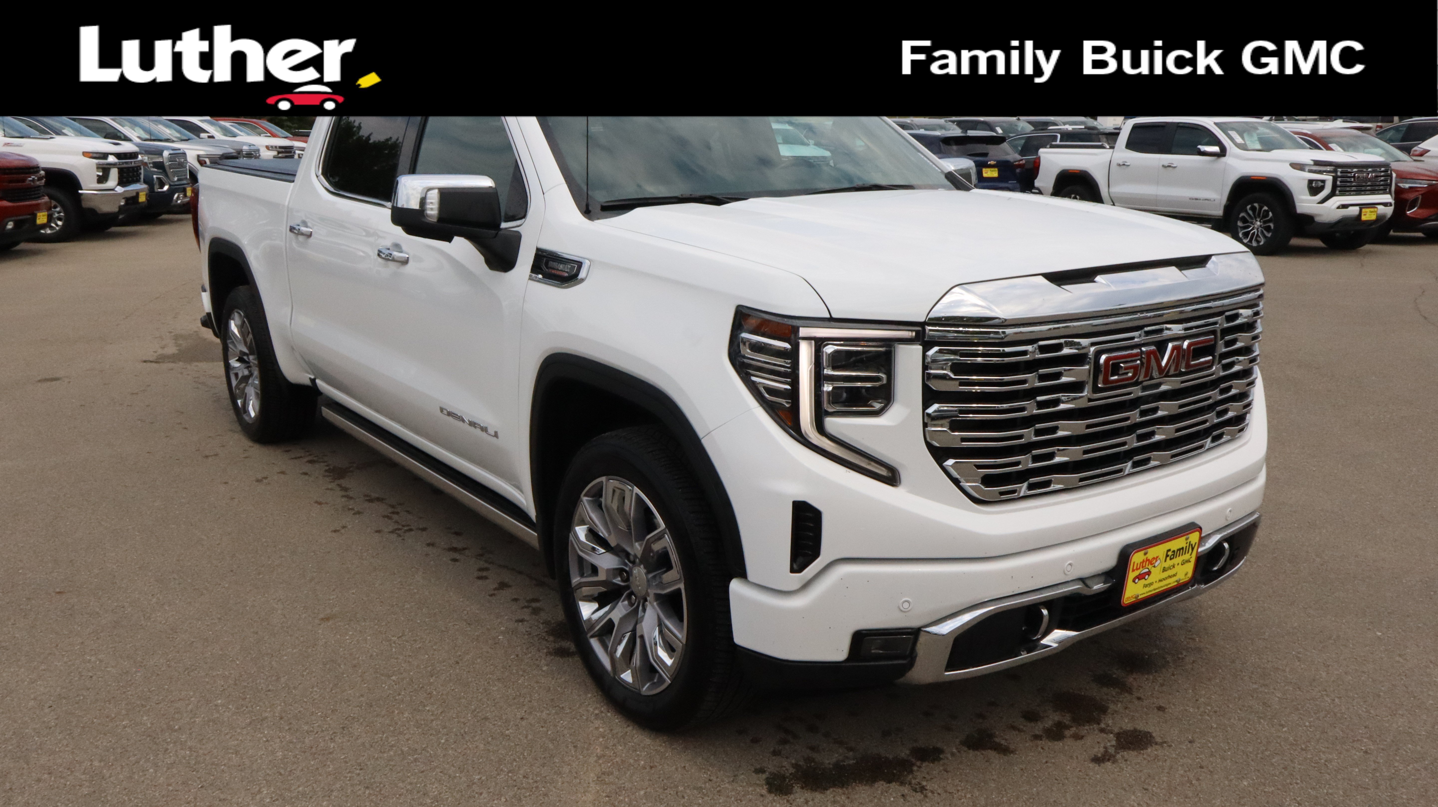 2022 GMC Sierra 4WD Crew Cab Short Box Denali's photo