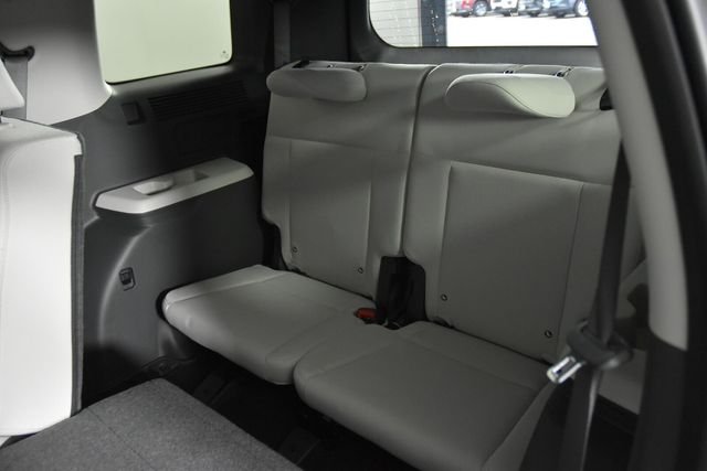 New 2027 Gray Hyundai SE AWD image 31