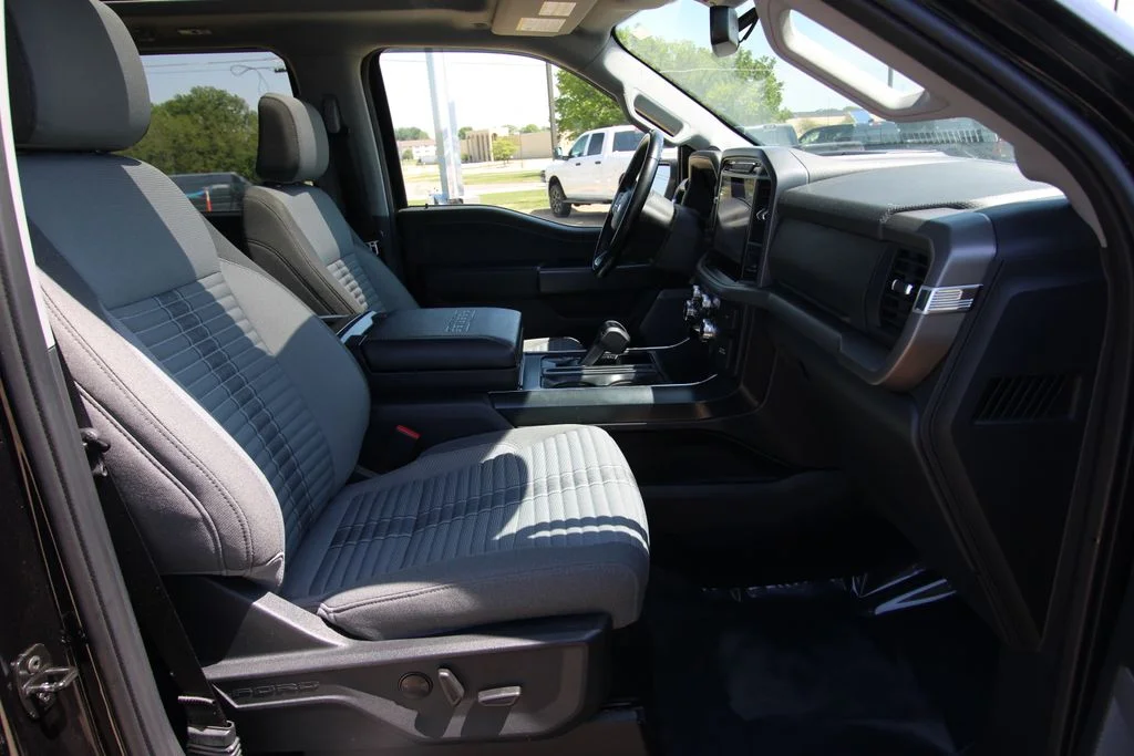 Used 2024  Ford XLT image 9