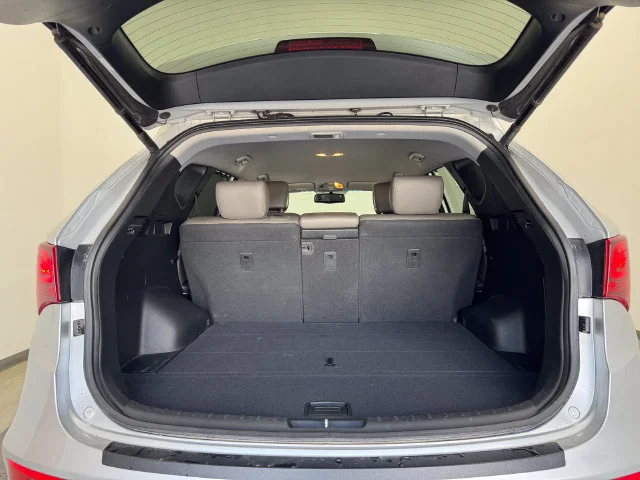 Used 2018 Sparkling Silver Hyundai 2.4 Base image 8