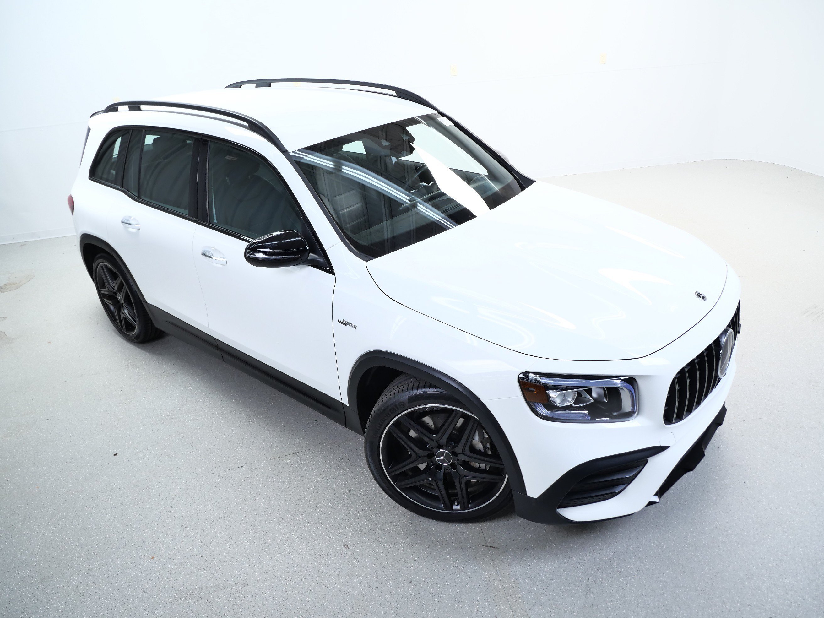 Used 2022 Polar White Mercedes-Benz AMG® GLB 35 image 4