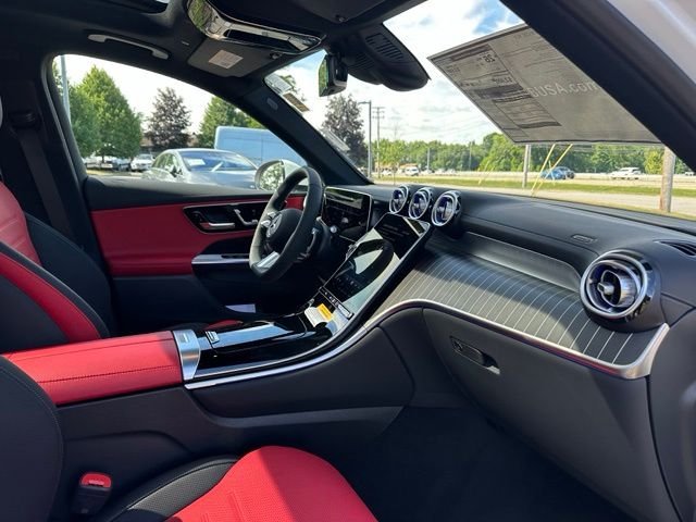 New 2026 Polar White Mercedes-Benz GLC 300 image 25