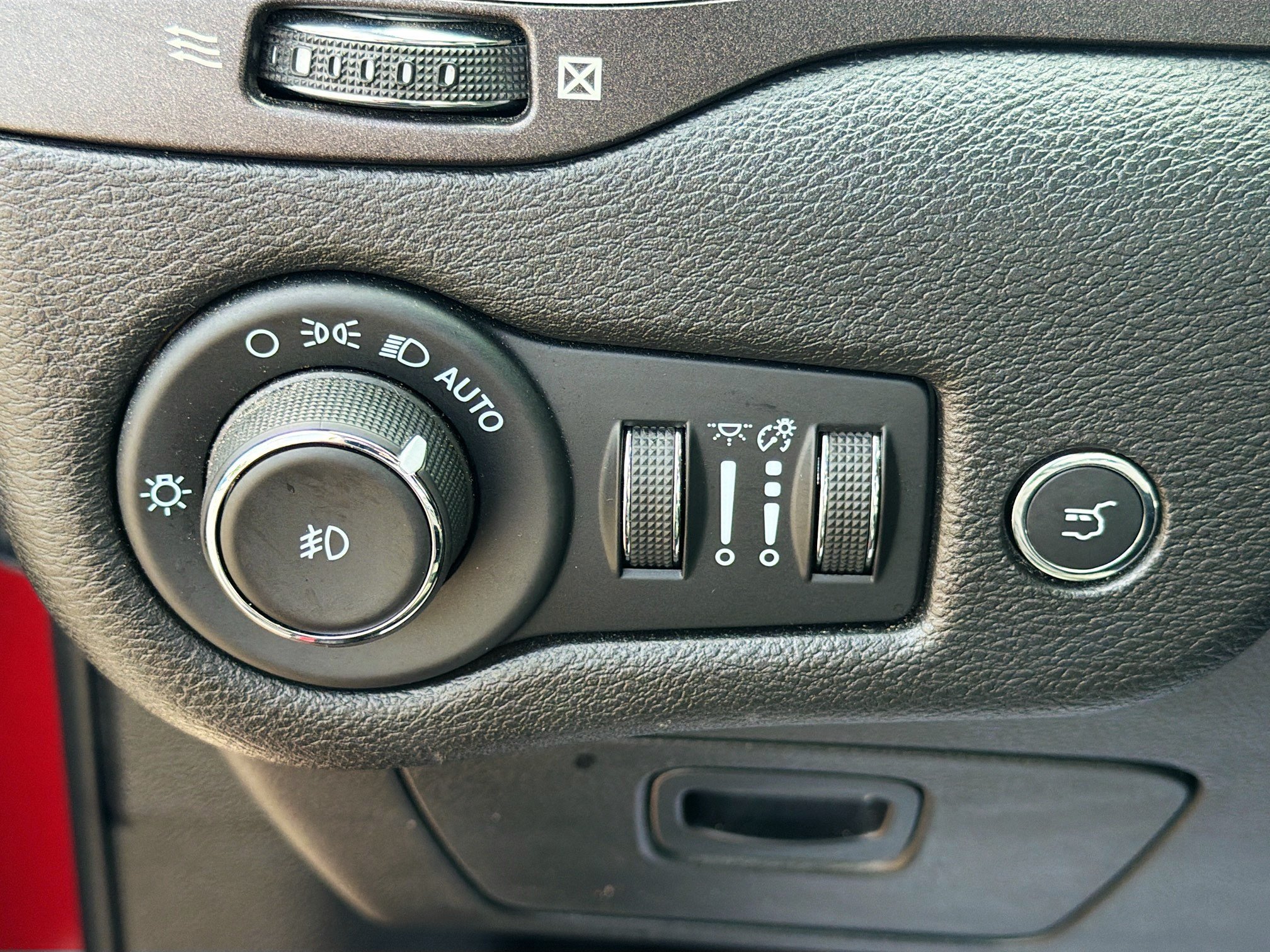 Used 2021 Velvet Red Pearlcoat Jeep Trailhawk image 36