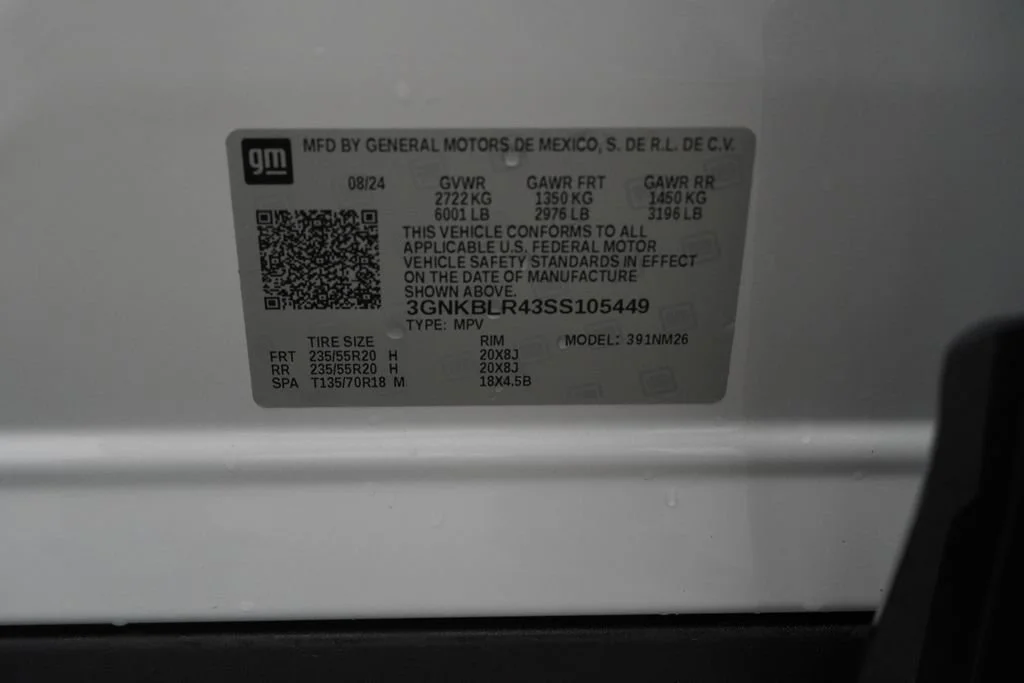 Used 2025 Iridescent Pearl Tricoat Chevrolet Premier image 34