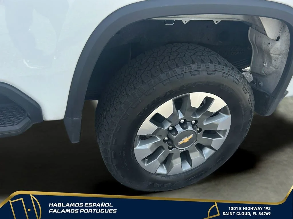 Used 2025 Summit White Chevrolet Custom image 36