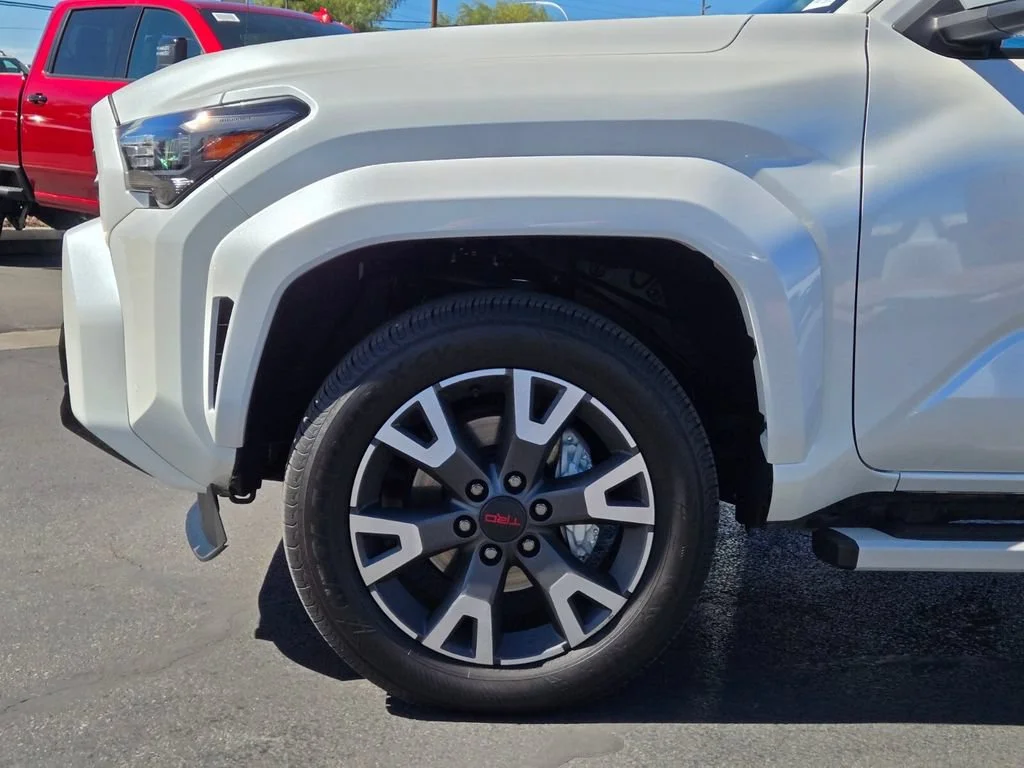 Used 2025 Wind Chill Pearl Toyota SR5 image 7