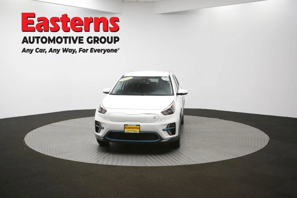 Used 2022 White Kia EX image 55