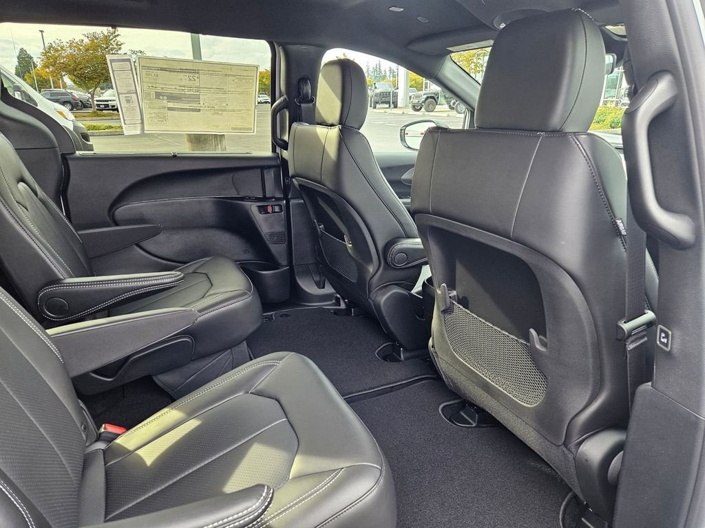 2026 Chrysler Voyager LX - Photo 36