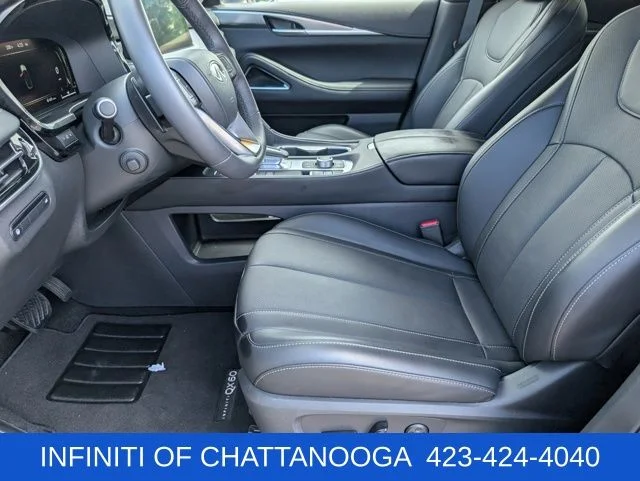 Certified Used 2026 White INFINITI LUXE image 22