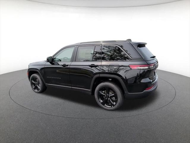 New 2026 Diamond Black Crystal Pearlcoat Jeep Limited image 10