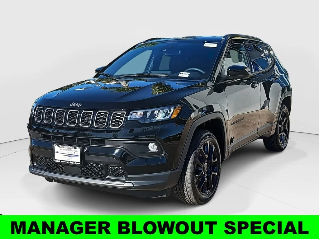 New 2026 Diamond Black Crystal Pearl-Coat Exterior Paint Jeep Latitude image 7