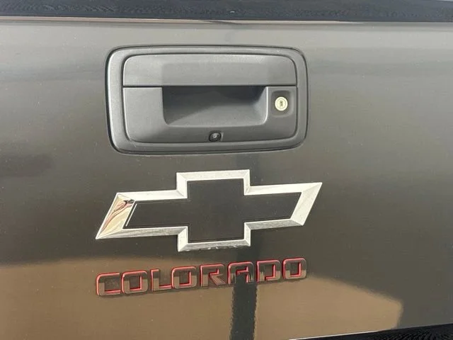 Used 2018 BLACK Chevrolet 4WD Z71 image 43