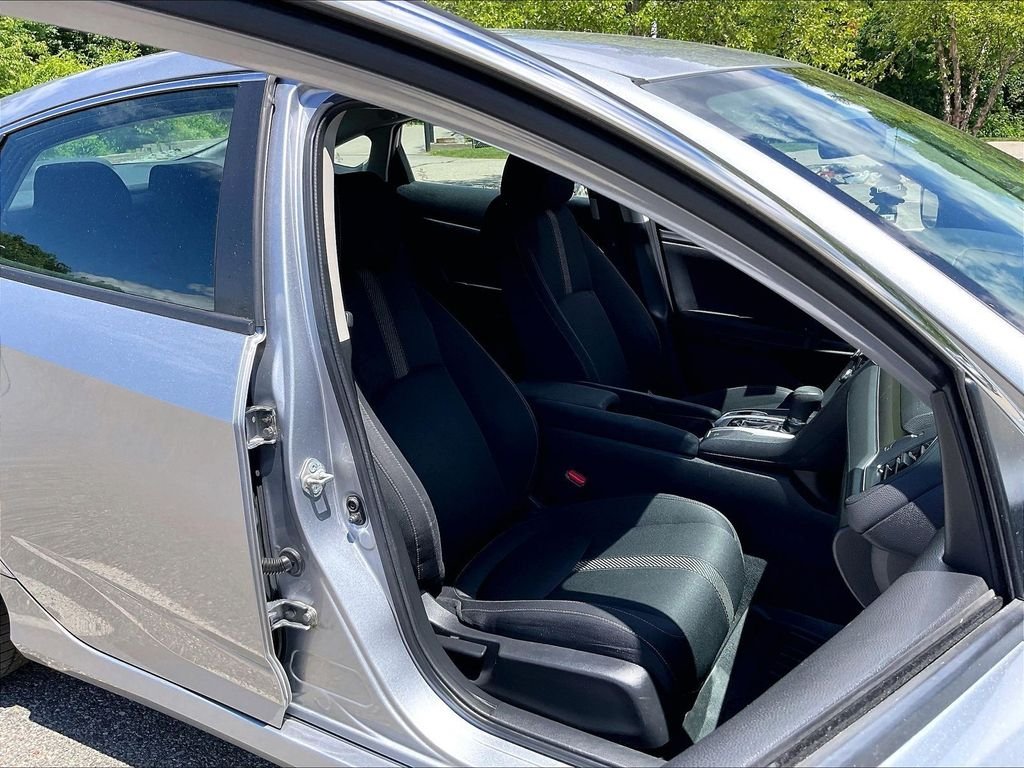 Used 2018 Silver Honda LX image 11