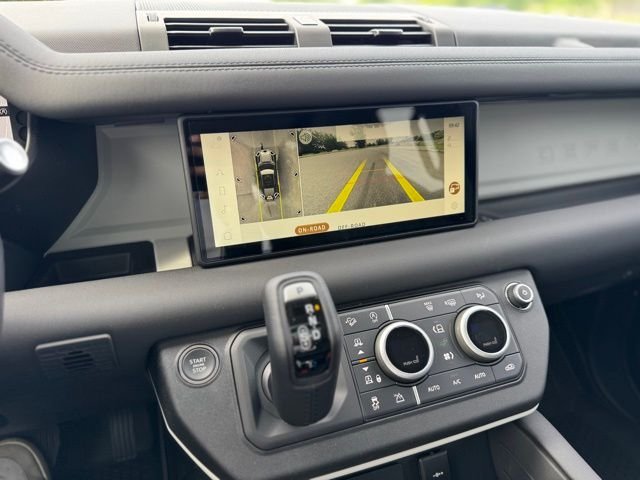 2024 Land Rover Defender S - Photo 17