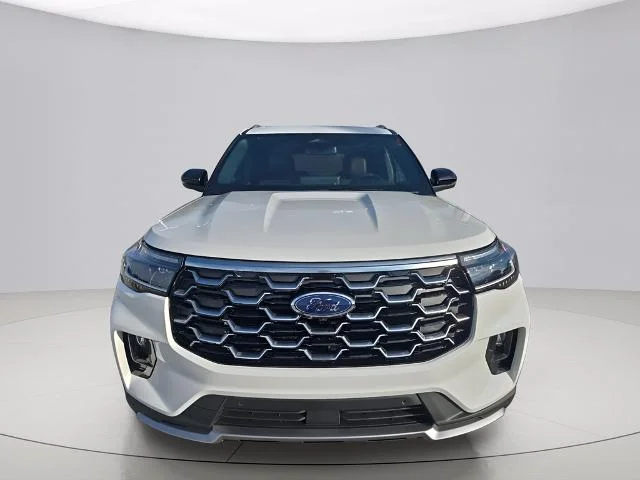 New 2026 Star White Metallic Tri-Coat Ford Platinum™ image 37