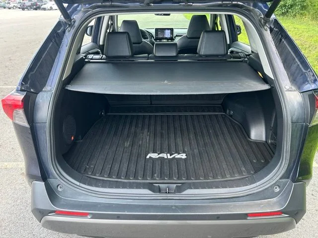Used 2019  Toyota Limited image 50