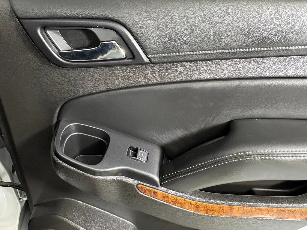 Used 2016 SILVER ICE METALLIC Chevrolet LTZ image 18
